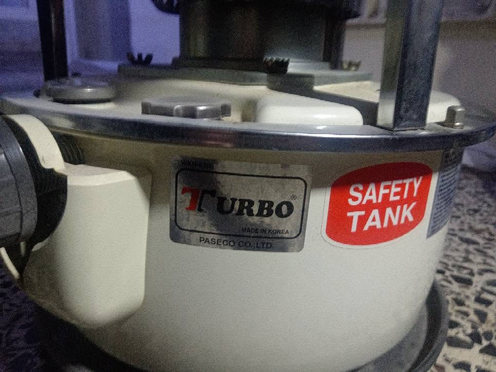 کۆمەڵیک ئەشیای ناۆماڵ بۆ فرۆشتن
زۆپای نەوت و کارەبای بە 60000 دینار
تەباخ 5 چاو بە 20000 دینار
زۆپای نەوتی یابانی خڕ 80000 دینار
زۆپای کوری = 20000 
لە سلێمانیم/ سەرچنار 
*********** السليمانية, العراق
