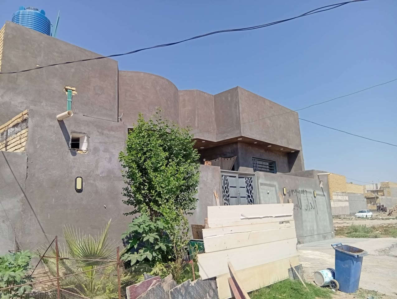 السلام عليكم ورحمة الله وبركاته 
بيت طابو  ركن بناء حديث ٢٠٢٦
غرفتين وصاله كبيره ومطبخ 
واستقبال وصحيات 
حي الإعلام مقابل النادي الرياضي
***********سعد 
مكتب المصطفى للعقار
