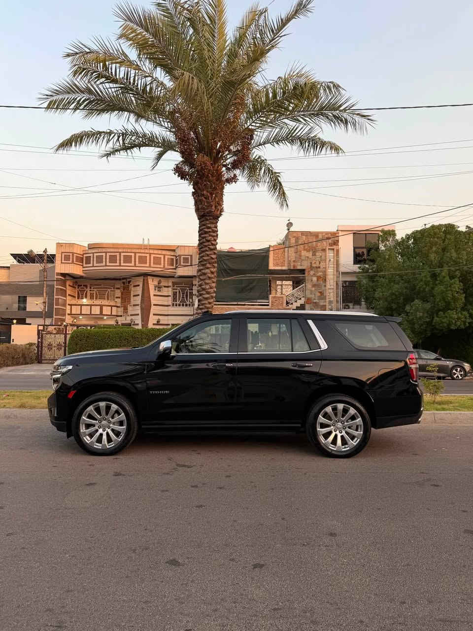 السلام عليكم 
تاهو 2023 بريمير فول مواصفات رقم بغداد 
مغلفة Full PPF 
مكفولة كفالة عامة 
ماشية 84 الف كيلومتر 
مكان السيارة بغداد السيدية 
***********
