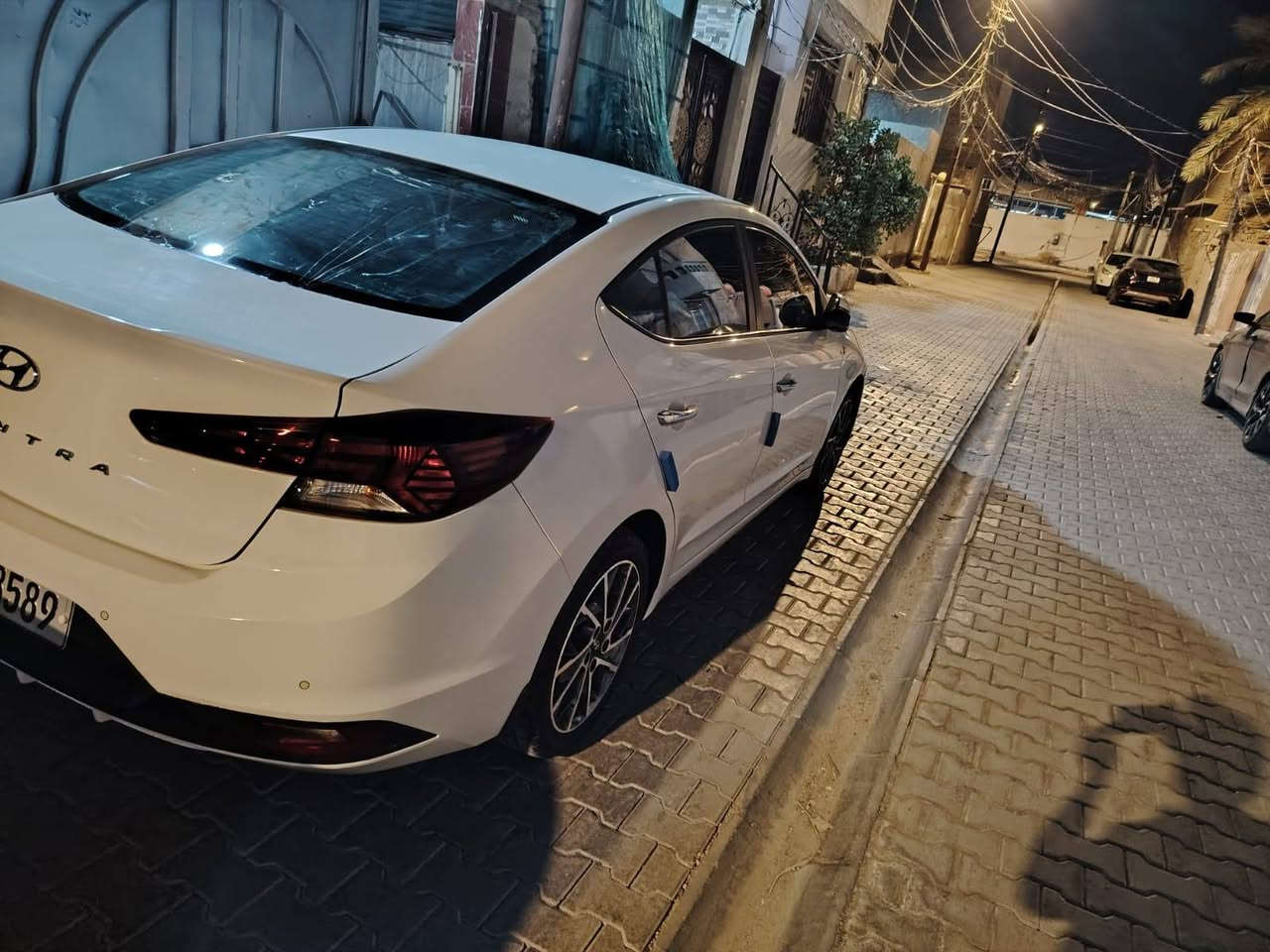 سلام عليكم النترا خليجي موديل 2020بسمي السياره كفاله عامه ماعدى شخط مال دراجه عله كد شبر يم قبق البانزين موضح بالصوره السياره رقم  بغداد انكليزي ماشيه 52 الف حقيقي فول مواصفات عده البصمه مكينه كير حداديه تخم تاير كله جديد السياره جاهزه عله اخر حبايه سعر البيع 165 وبيه مجال بسيط للاستفسار ***********
