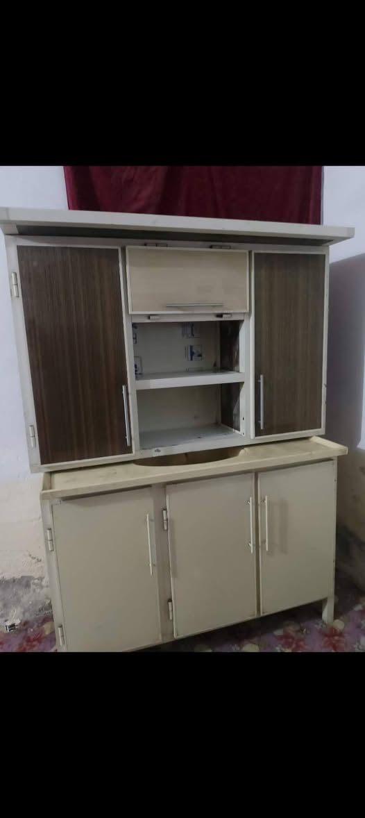 غراض منزليه للبيع كلمن و سعره اي استفسار عله الرقم***********
