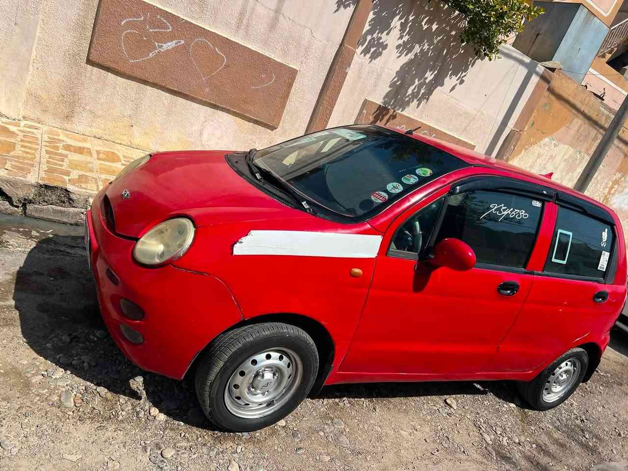 السلام عليكم جميعن اخوان كوكو للبيع رقم بغداد صاحبها الشرعي بل موصل السياره مكينه بيها بخار تايرات نضيفه السياره مصبوغه عام باتري جديد تبريد ❄️ رقم بغداد سونيه 26 مصارلها شي من انتهت يعني مشروع وطني والباقي كدام العين تجي وشوف ابعينك السعر 24 وبيها مجال لطيبين رقم /***********/***********/عنوان موصل

