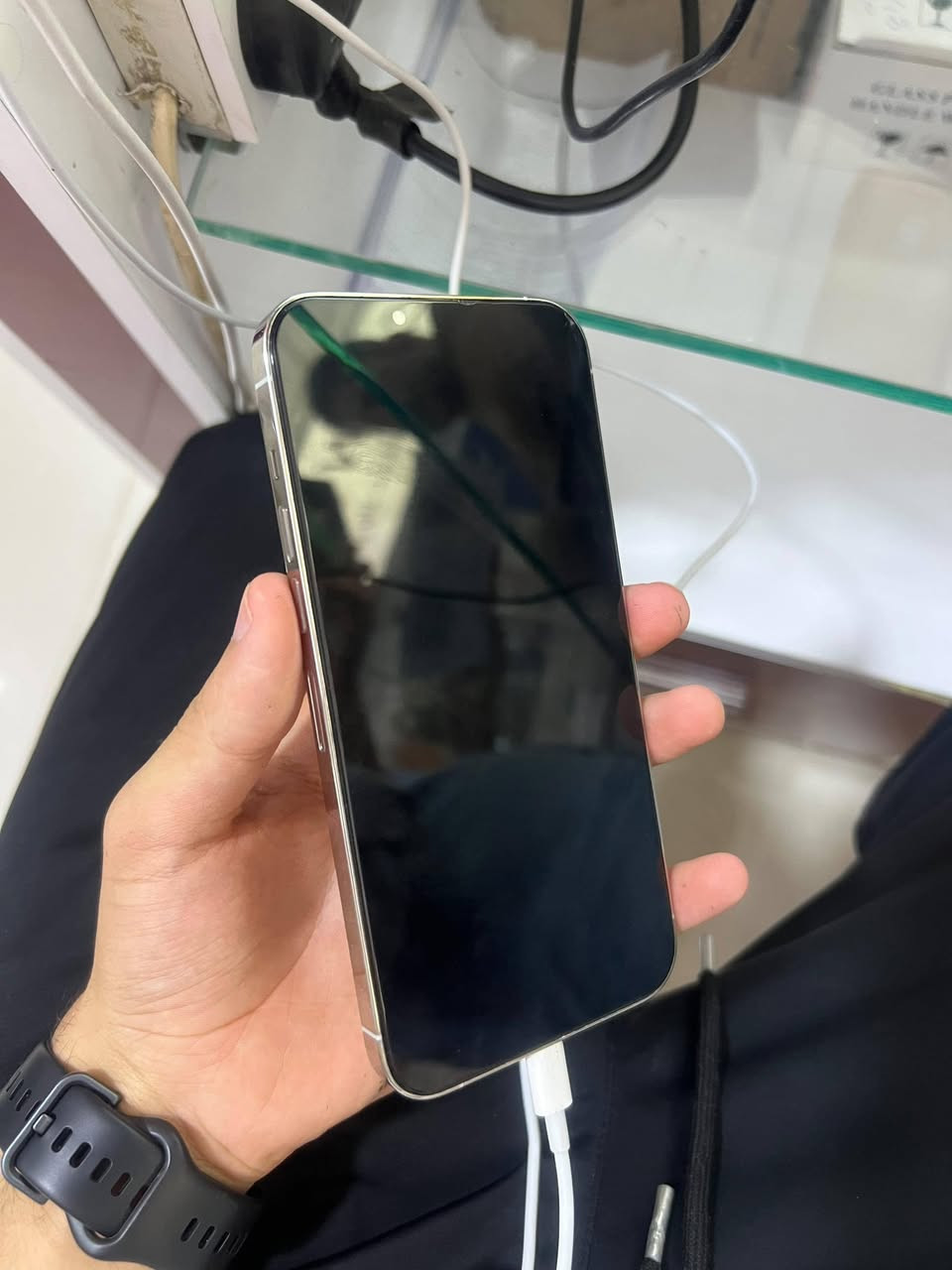 iphone 13 pro max ( للبيع )
لون ابيض 🤍

الذاكرة 256 ✅

مستبدل شاشة و بطارية 🔋

تك سيم ✅ 

السعر ٥٥٠ قفل 🔥

تفاصيل اكثر خاص 🔥

*********** 📞
