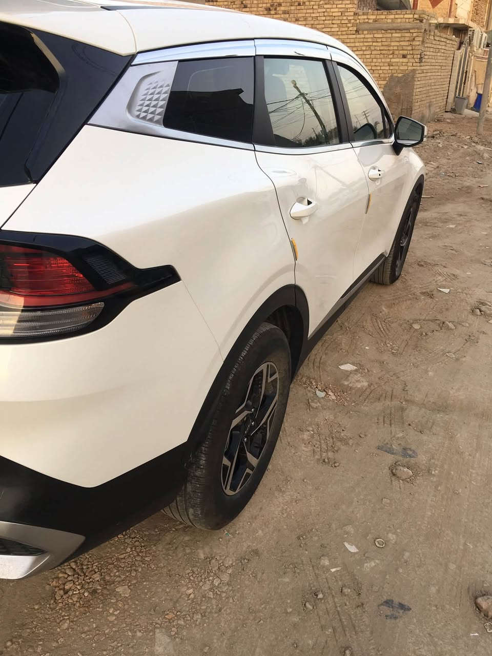 سبورتج وارد كوري غاز فقط موديل 2024 محرك 2000 بصمه تشغيل عن بعد شاشه متصله كشنات تبريد تدفئه وستيرن تدفئه اوتو هول درايف مود تحكمات تبريد وغيرها لمس مانع انزلاق حساسات اماميه  وخلفيه هاند بريك دگمه تحكمات ستيرن   اشاير يالمري بصمه دخول مري شفط بيه صبغ باب خلف السائق فقط. مرقمه قادسية ب اسمي للاستفسار ***********
