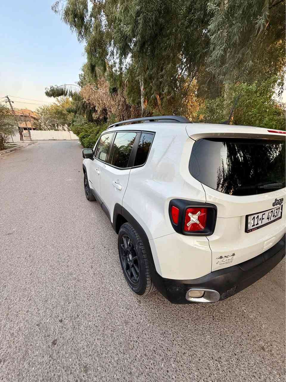 السلام عليكم 
للبيع جيب رنكيد 2019 
لون ابيض🤍
رقم بغداد هزه لوحات جدد تحويل مباشر
فول مواصفات عدا الفتحه 
محرك 2400 
منضومه تبريد جديدة
شاشه لمس تحكم جهتين 
لايت زنون كهربائيات كله شغال 
صبغ قطعتين بنيد / وشبرين من الجاملغ 
صور الضرر موجوده 
مكان السياره بغداد
السعر 118 بي مجال  

بيع فقط بيع فقط 

*********** بغداد, العراق
