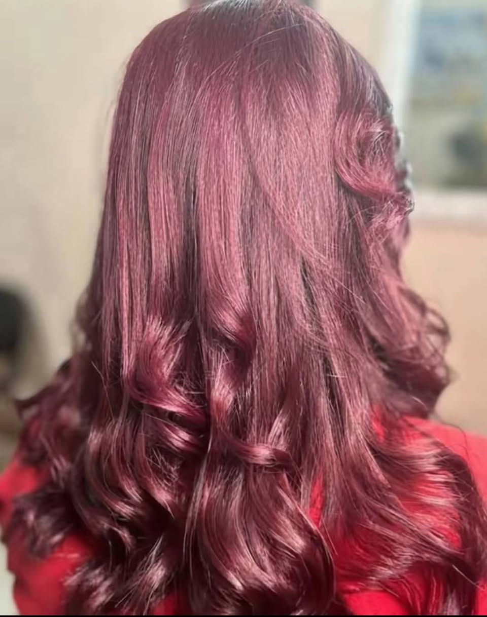 @إشارة السلام عليكم من رخصه صاحب الكروب صالون شمس للسيدات يقدم لكم افضل العروض 😍
العنوان : بغداد الغدير شارع لحوم نور الهدى جانب مكوى جوهر
الرقم :***********
نستقبلكم من الساعه 12 ضهرا لغاية ال 9 مساءا 
تنورونه كل وقت
