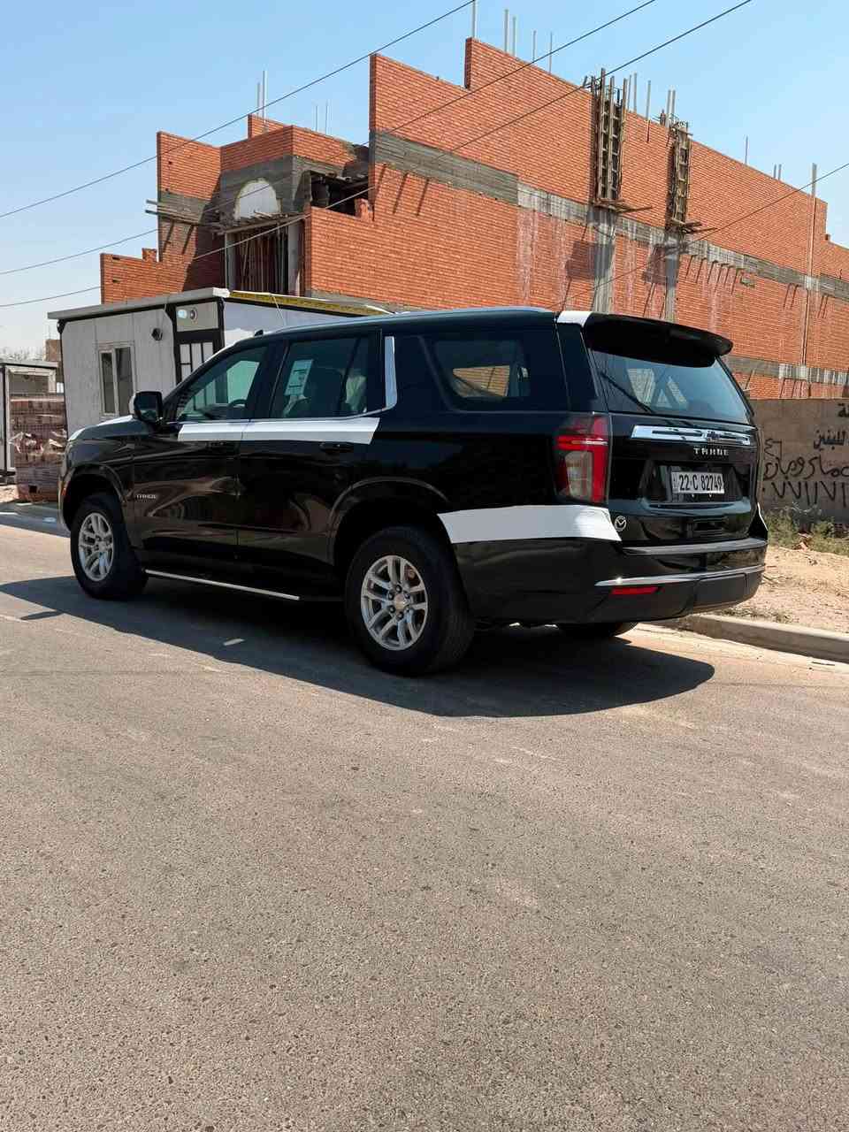 سلام عليكم ….. 
🚘 Chevrolet Tahoe 2023 🚘

مرقم أربيل 📃

📃 اليكم التفاصيل الآتية 👇🏻👇🏻

🚘 خليجي 
🚘 موديل 2023
عداد المشي ( 50 الف كيلو متر) 
⚙️ حجم المحرك V8 5,3L
⚙️ مرتبط بناقل حركة أوتو 10 نمر 
🔑 مفتاح التشغيل بصمة 
🔑 تشغيل عن بعد
‼️ اريل نفكيتر 
📍حساسات أمامية 
📍حساسات خلفية 
💡لايت زينون + LED
🔦️ بك لايت LED 
🛞 حجم الاطار 265/65R18
🛞 ويل كب 18
🛞 4 دسك
🛞 حساسات ضغط الاطارات 
✨️ اشارة في المرايا الجانبية 
✨️ المرايا قابلة للطي كهرباء 
⚠️ النقطة العمياء 
🌧 ماسحة خلفية 
🎈عدد AIR BAG 8
🚗 كير بيانو ‼️
🚗 هاند بريك كهرباء 
🚗 ا ABS 
🖥 شاشة Apple Car play 
📷 كاميرا دوارة 
💡الانارة الداخلية LED 
⭕️ مقود جلد حياكة 
🛣 مثبت السرعة Cruise 
🎶 المودات والاوامر الصوتية 
🎶 ا  BIuetooth / T YPCE 
⚡️مخرج منفذ الطاقة 
🔍فحص نظام السيارة 
💺تتسع المقصورة ل 8 ركاب
💺حركة المقاعد الأمامية كهرباء 
💺تجاوي 6 متحركة 
❄️ تبريد شاشة مناخين منفصلين 
❄️ 3 قطع تبريد 
❄️ شاشة تحكم للتبريد الخلفي
☃️ ثلاجة 
🚘 أوضاع القيادة Drive Mode 
🛣 نظام تحديد المسار 
⛷️ نظام مانع الانزلاق 
⛰️ نظام نزول المنحدرات
🔄 نظام الاطفاء الذاتي 
🥤حاملات الأكواب عدد 8
🚘 تطعيم الدواخل ألمنيوم (صاج) 
ملاحظه:: ( سياره كفاله عامه من كلشي) 
سونار مرفق مع صور 

للتواصل/// ***********
العنوان/// البياع 
السعر/// 437 $ وبيها مجال ان شاء الله
