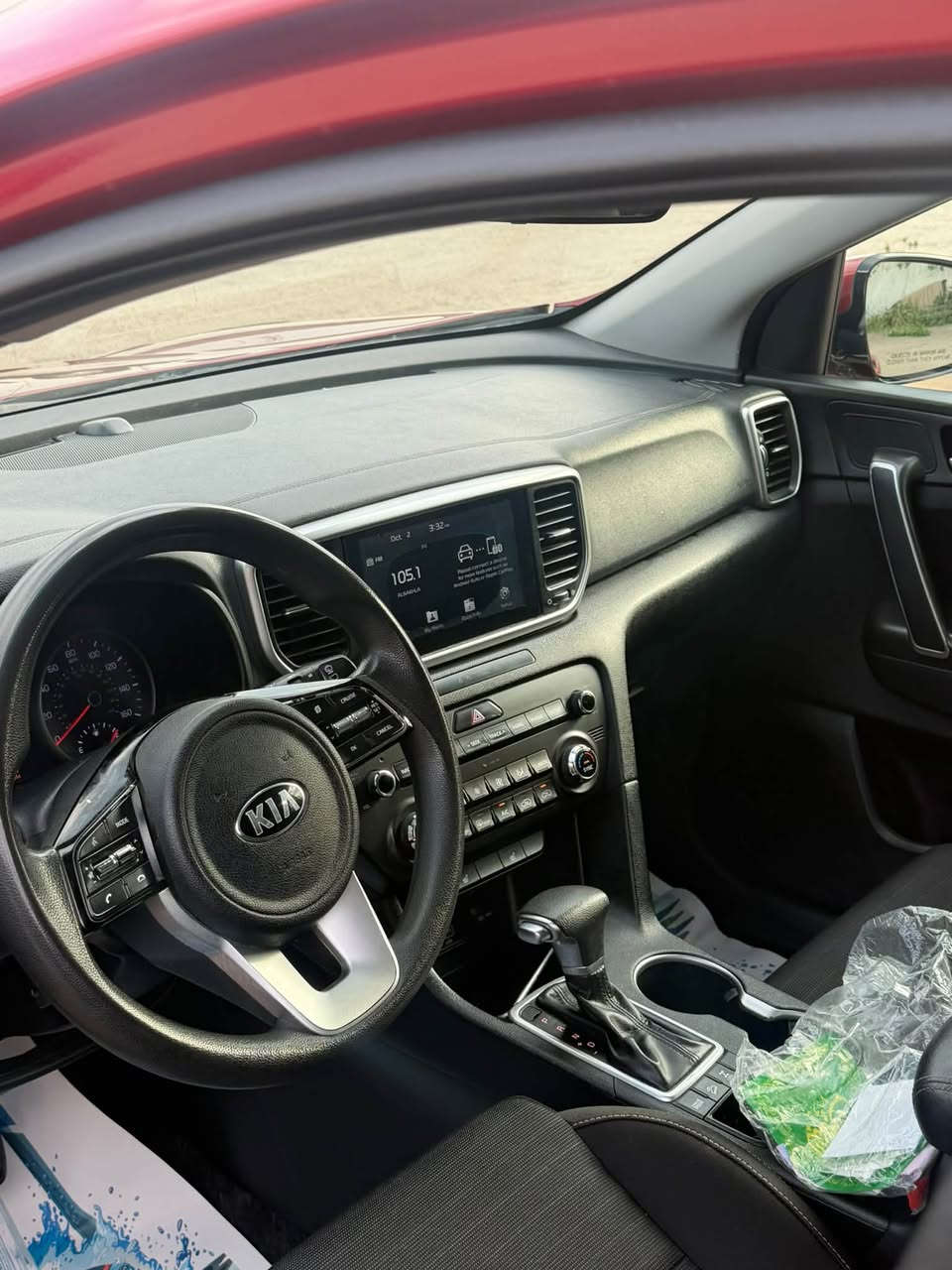 السلام عليكم 
كيا سبورتج ٢٠٢٠ وارد أمريكي
شاشه كبيره تحكمات ستيرن
كشنات  تدفئه  كشن كهرباء وبعد هواي مواصفات
تخم تاير جديد صدر جديد ماتصرف عليهه ربع
الياخذهه بلخير علي
مكينه كير كفاله
حادث باب صدر وجزء من الجاملغ
لغد شاصي كفاله عامه
مكان السياره بغداد البلديات
السعر ١٣٧ وبيها مجال شي قليل
***********
