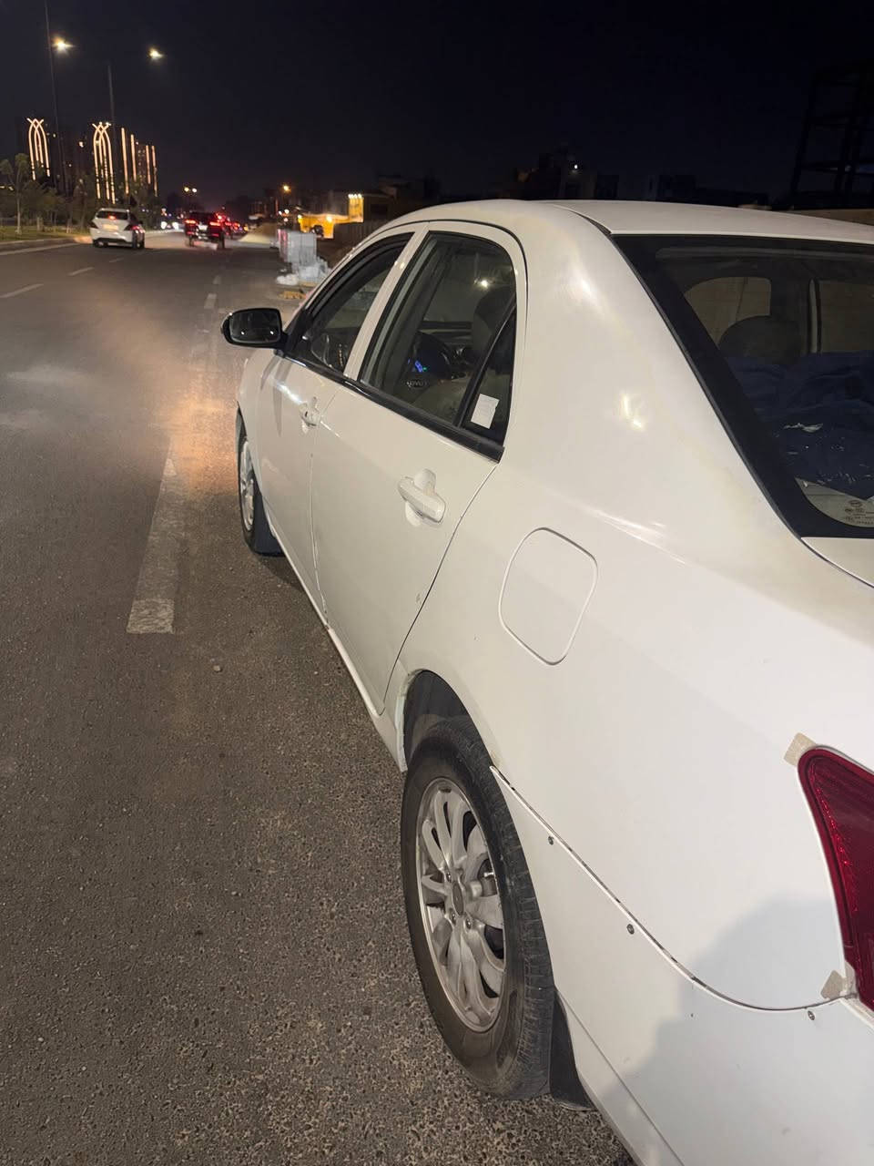 السلام عليكم byd 2013  g3 للبيع سياره كامله كهربائيات تبريد ثلج كامل محرك وكير نظيفات 100/100 حادثها جاملغ وباب عكس سايق بيها صبغ صفحه الحادث السعر ٤٦ وبيها مجال لشراي الاستفسار الاتصال ***********
