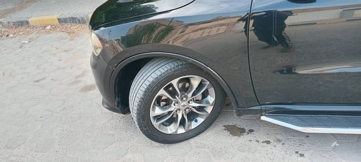 دورنكو موديل ٢٠٢٠ GT
وارد امريكي حادثها فقط ربع جاملغ الايمن معمر نفسه وخسف بنيد . 
رقم اربيل    تخم تاير   سياره جديده كلش
رقم الشاصي1C4RDJDGXLC205076
#الــمــواصــفـــات :-
 محرك 6 سلندر 3600
 كشنات جلد
كاميرا دواره ستيرن
 شاشه كبيرة للتحكم في ايعازات السياره
تبريد 3 قطع
لايت زنون + كشاف+ 
 منافذ USB امامي خلفي
 سستم صوت متكامل
 تحكم سترين جهتين 
نضام ABS مانع انزلاق 
 بصمة 2 باب 
ماشيه ٢١٠ك فقط 
منضومه غاز ايطاليه ٨٠ لتر
 حساسات خلفي
 حساسات توقف
اوتو بارك 
 كشنات تدفئة تبريد  
 هيترات بالمري  
 اشاير بالمري
 شفتات ستيرن
 خاصية سحب مقطورة خلفية
سعرها ١٨٥$ ..
 واتساب ***********
