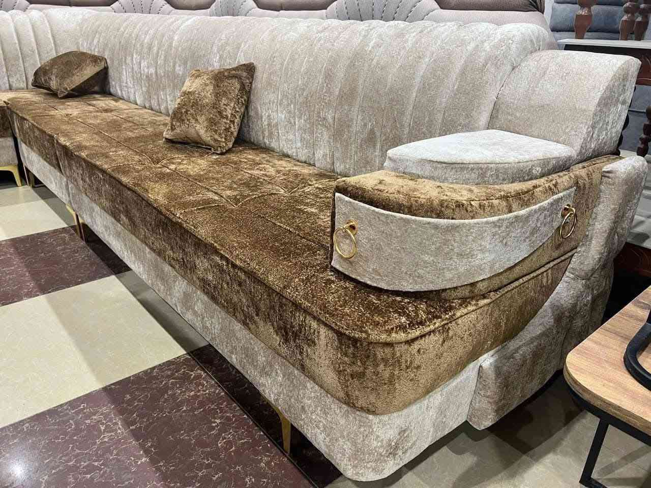 السلام عليكم ديوانات للبيع السعر خاص 
مكان بابل مركز 
الرقم***********
