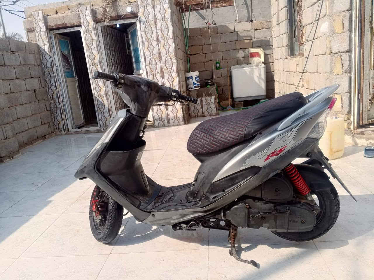 ه مسلام عليكم دراجة ماكس عدله مامفتوحه ونضيفه للبيع المكان البصره قضاء الدير السعر 950وبيجال اتصال ***********
