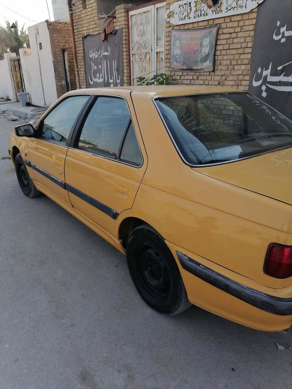 بيجو بارص مديل 2015 البيع او مراوس  سياره جاهزه من كلشي مكينه وكير مكفولات تبريد ثلج حداديه امامي خلفي جاهزه على اخر حبايه مصفره هيه وغرامات سنويه 31 رقام نكليزي سعر35وبيها مجال مكان سياره الناصريه مركز *********** مامتواجد على الفيس واتساب وانه خادم
