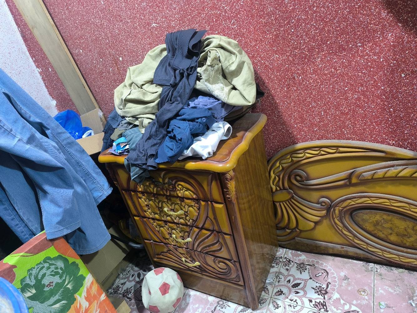 غرفه اخشاب • ٦ قطع • مستعملة مرة وحدة