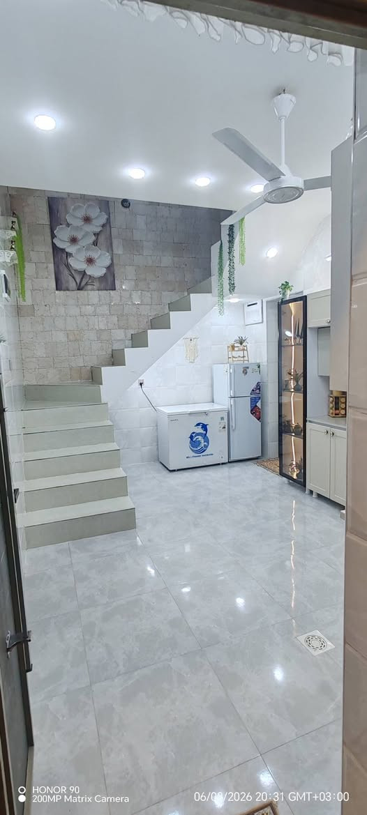 السلام عليكم
بيت 100 متر ركن طابق ونص
موقع البيت الشعلة الدوانم خلف جامع الأخضر
الخدمات كاملة مي ومجاري وتبليط

ملحقات البيت
الستقبال 6×3
الغرفة الجوة 4×4
الحولي 3ونص×5
الحولي الفوك 3 ونص ×3
الغرفة الفوك 5×4

الصحيات
الحمام 3 ×متر ونص
التواليت 3× متر ونص

ملاحظة البيت ينباع مع الغراض حسب الرغبة
الهاتف ***********
بي واتساب
السعر 87 وبي مجال...
