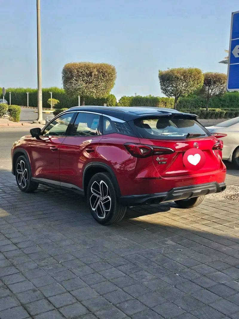 MG One Luxury 2024 🖤
رقم بغداد الجديد ورقمة حلو 

اعلى فئة بالمواصفات ❤️
المحرك: 1.5 لتر تيربو، 4 سلندر 
القوة: 181 حصان.
العزم: 285 نيوتن
تسارع من 0-100 (8) ثواني 

جنوط ألمنيوم 19 إنش (إطارات 225/50 R19).
كاميرا 360°.
مثبت سرعة متكيف (ACC).
المحافظة على المسار (LKA).
مراقبة النقطة العمياء.
تحذير حركة المرور الخلفية.
6 وسائد هوائية.
شاشة عدادات رقمية 12.3 بوصة.
شاشة ترفيه 12.3 بوصة.
Apple CarPlay وAndroid Auto.
شاحن لاسلكي للهاتف.
سقف بانورامي، حساسات مطر، ومرايا كهربائية قابلة للطي.
السعر 165 $
***********

