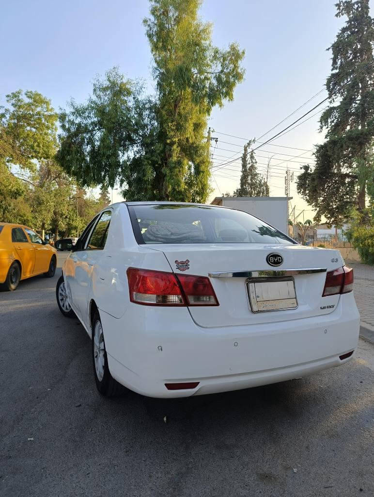 Byd G3 2013 
رەنگی سپی
گێر ئۆتۆماتیک 

 ٢.٢ مەکینەو گێری کامیری
ڕەقەم صلاحدين 
سەنەوی پلاستیک 
بەشەرتی گێرومەکینە هەلمشی نە بێت 
کارەبایی و هەموو گیانی ئیش بکات وەک و سعات 
 فول فول مواسفات 
بەسمە 
سڵاید 
کوشن جلد 
ABS

چوار جام کارەبا
دوو لایت و بلاجکتۆری تازەی لێی بەستراوە 
سەیارەی دەسی خۆمانە هی مەعرەز نیە 
بۆ زانیاری زیاتریش پەیوەندیمان پێوە بکەن 
***********
***********
نرخی40$ مەجالێکی برایانە
شوێن سلێمانی السليمانية, العراق
