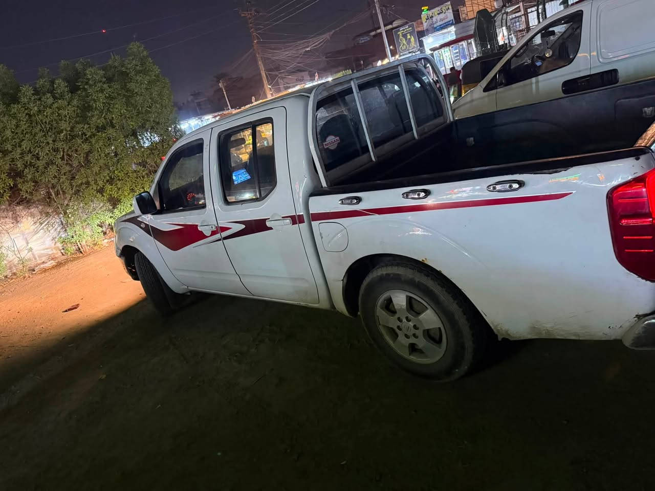 السلام عليكم نيسان نيفارا موديل ١٣ نضيفة كير مكينه نضيفات تبريد شغال مابيه لا ضربة ولا تبديل فقط طخات بسيطه راعيه متوفي بيه وكاله عامة رقمه أربيل سعره ٧٠ وبيه مجال بسيط مكانه بغداد ***********
