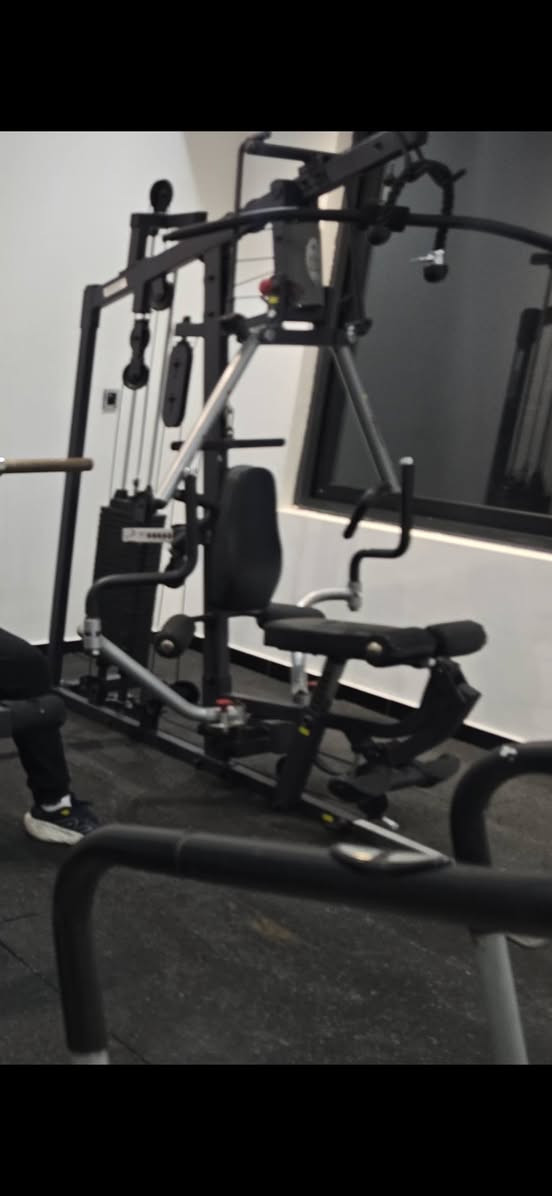 Body-Solid EXM3000LPS Multi-Station Gym
جهاز مالتي جم متعدد 
اكثر من 40 تمرين 
جهاز احترافي اصلي امريكي 
استيراد خاص
نظيف جدا بحالة الوكالة 
العنوان بغداد 
يوجد توصيل.
للأستفسار 
***********
***********
متوفر واتساب
