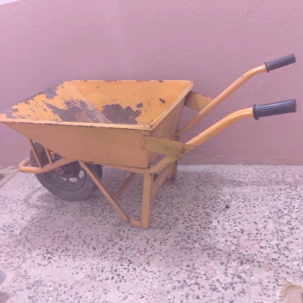 السلام عليكم..عربانه عماله متروكه للبيع سعر 28الف مكاني نجف شارع 30 رقمي...***********