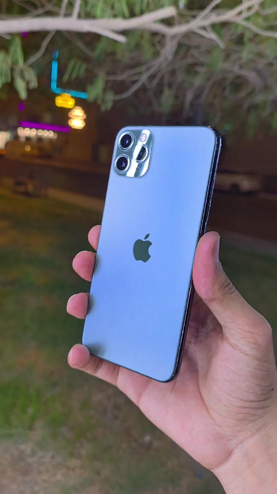 آيفون 11 برو ماكس • ٢٥٦ • فيس ايدي متوقف