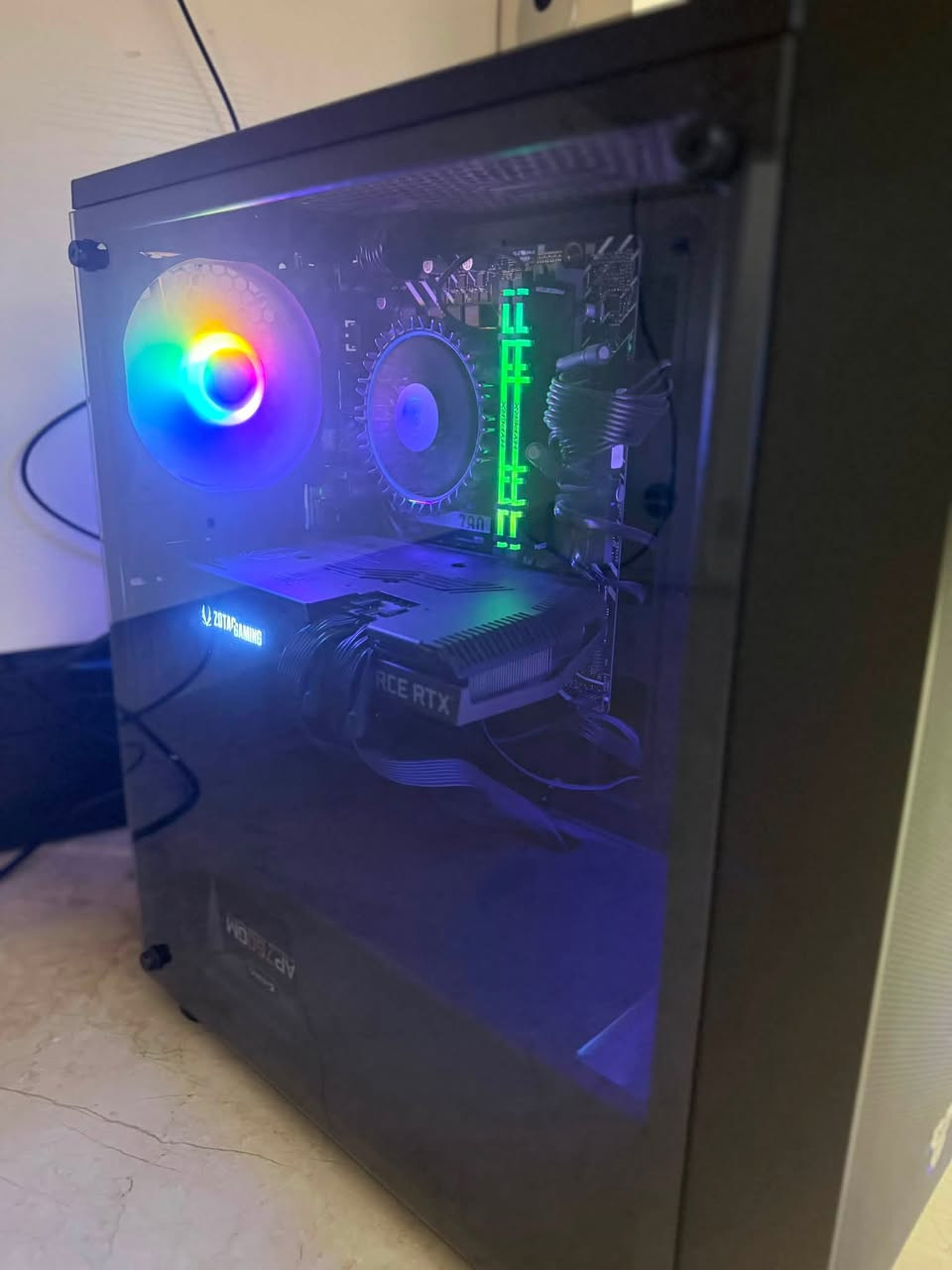 كيس للبيع المواصفات:
Processor (CPU): Intel Core i5-12400F (12th Gen)

 Graphics Card (GPU): NVIDIA GeForce RTX 3070 8GB

 Motherboard: ASUS PRIME H610M-K D4

 RAM: 16GB (2x8GB) DDR4 3200MHz - HyperX Predator RGB

 Storage :
 Primary (NVMe): 1TB Lexar NM790 Gen4 SSD (Read speeds up to 7400 MB/s)

 Secondary (SATA): Additional SATA  256SSD for extra files and games

 Power Supply (PSU): Gigabyte AORUS P750W 80 Plus Gold (Fully Modular)

 Case: Fantech Mesh PC Case with Tempered Glass & RGB Fans

 Operating System: Windows 11 Pro (Activated & Ready to Use)
السعر 1,400,000 
للاستفسار والتفاوض وتساب***********
مكاني بغداد حي العدل
