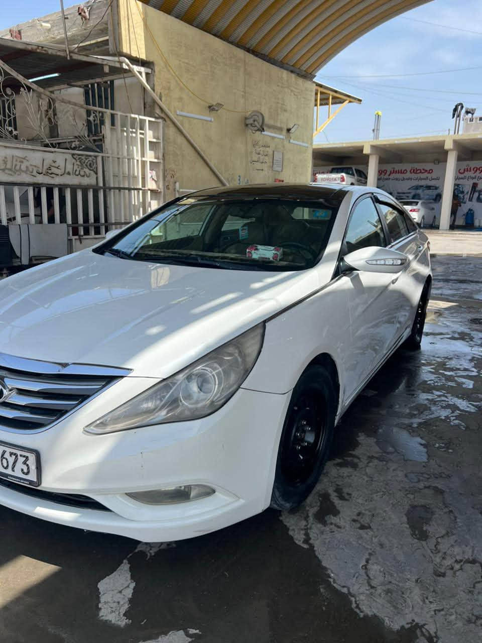 السلام عليكم 
سوناتا خليجي 2011 محرك 2400 دوش 
جاهزة من كلشي بيه الجاملغات الخلفية بيه صبغ من الدوار بدون اي ضرر 
وجاملغ الايمن مبدل بلادي رقم بغداد دولي تحويل ثاني يوم 
 بنورما
 كشنات كهرباء 
ويوجد منضومة غاز 
مكان بغداد
السعر 110 
***********
