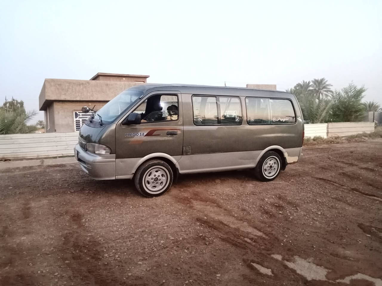 للبيع بريجو موديل 2000سياحي رقم بغداد انكليزي سنويه 31كير محرك اكسل جديد الكشر مرشوش عل حديد بدون معجون الشواصي اربعه شركه السعر 80وبيها مجال قليل العنوان بغداد الطارميه للاتصال ***********
