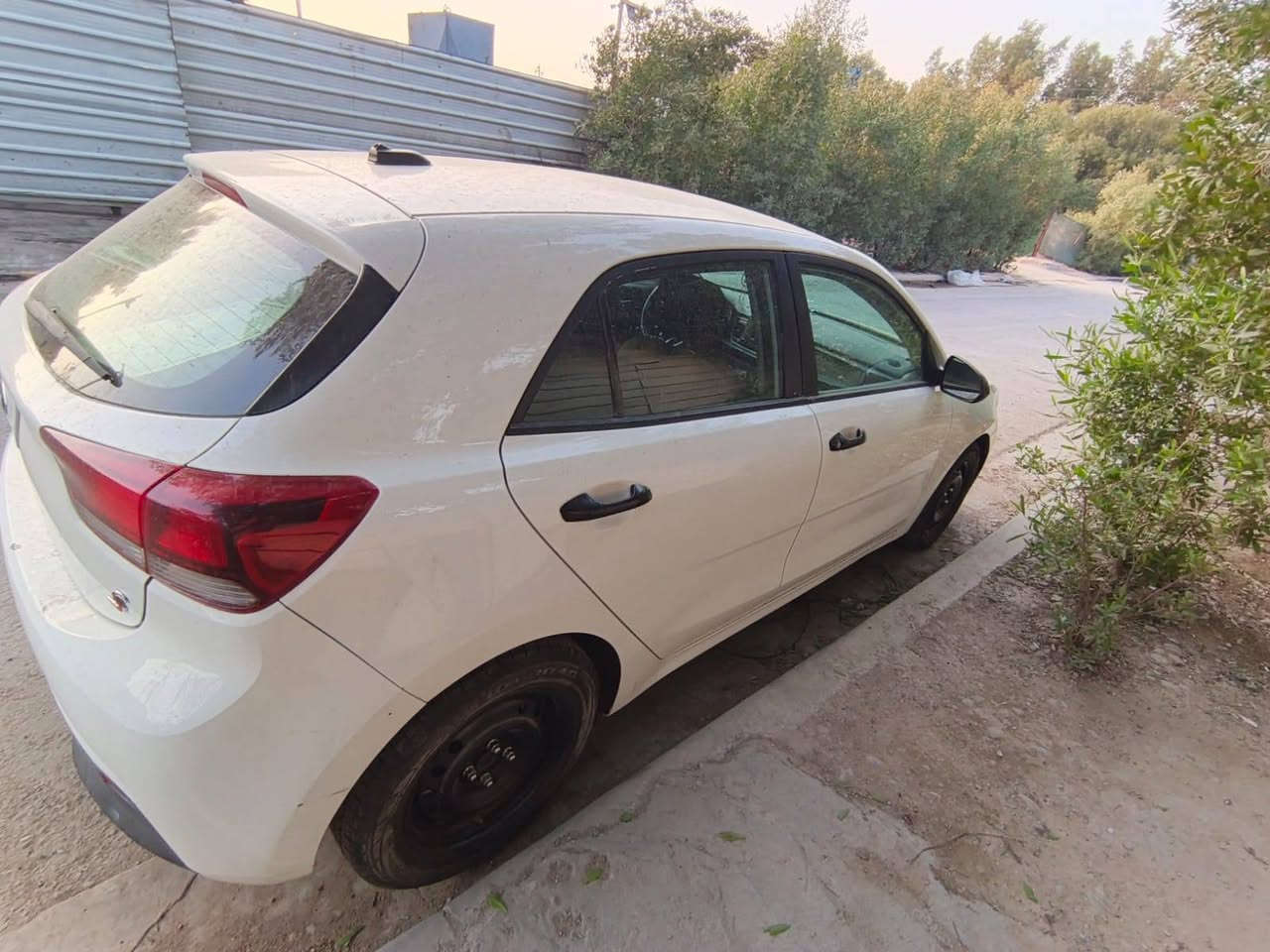 كيا ريو هاش باك موديل 18
ماشيه 65
محرك 1600 
حادث امريكا مرفق ويا الصور
بالعراق صبغ نصف  خلفي عكس السائق
العنوان الدورة
الرقم ***********
السعر 94وبيها مجال بسيط

نص مكتوب في الصور:
- Kia Rio 2018 White... Free bid history copart and iaai » Kia » Rio » Kia Rio 2018 White 1.6L vin: 3KPA25AB5JE120249 Kia Rio 2018 White 1.6L vin: 3KPA25AB5JE120249 BidFax.info 000-24167270-01/04/2019 INSURANCE AUTO AUCTIONS, INC. - IAAI.COM Final bid: $4300 Auction: IAAI SOLD Lot number: 24167270 Date of sale: 08.03.2019 Year: 2018 VIN: 3KPA25AB5JE120249