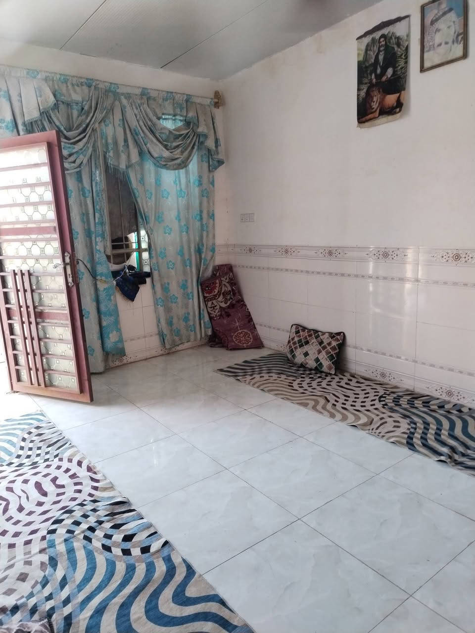 بيت زرزور كوت • ١٠٠م • سيراميك