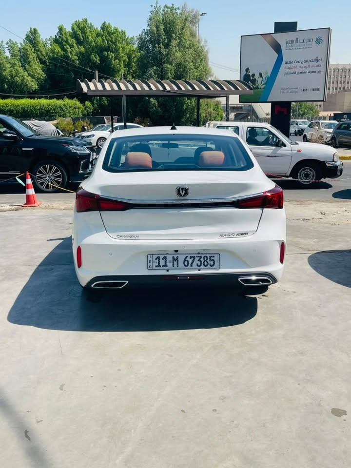 شانجان ايدو بلس 2024
.
التفاصيل والمواصفات :
*المكينة : 1600CC تنفس الطبيعي 
*الگير : CVT من شركة AISIN اليابانية .. حيل مريح واقتصادي . الرون 1.6 RPM

📌ماشية 50الف فقط 

بدون ضرر فقط بارد في مكانين صغار 

أبعاد السيارة :
الطول 4730 ملم
العرض 1820 ملم
الارتفاع 1505 ملم
طول قاعدة العجلات 2700 ملم
*اكبر واعرض من الالنترا والكورلا

انظمة البريك : ABS + EBD + TCS + ESC + BA + HHC 

التبريد قطعتين امامي خلفي + امكانية عرض التبريد وتحكماتة بالشاشة
*بيها نظام الصعود بالمرتفعات يثبت السيارة لحد ما تدوس بانزين وتصعد بدون ما تسرح ابد
*كهربائيات السيارة من شركة BOSCH الالمانية
*بصمة + تشغيل عن بعد
*انظمة قيادة ( عادي + سبورت )
*شاشات اثنين قياس 10 انش
*تحكمات ستيرن : مثبت سرعة + تحكمات الراديو + التحكم بشاشة السائق 
*ويل المنيوم قياس 16
*السكان يتعدل بأربع اتجاهات
*ايرباگ للسائق والراكب
*كاميرا خلفية دوارة + حساسات خلفية
*مواصفة بالصندوگ من توكف يمة ثواني ويفتح وحده ( بحالة شايل غراض ثقيلة )
*الكشنات : حضن لون بني .. جلد
*كرسي السائق يدوي بـ 6 وضعيات
*كرسي الراكب يدوي بـ 4 وضعيات
*اثنين USP امامي + واحد خلفي
*المرايات الجانبية تعدل كهربائياً
*ليد امامي خلفي
*اشاير بالمري
*حساس اطارات
*هاند بريك كهرباء
*السيارة ما تتقفل بحالة نسيت البصمة داخلها
* من تطفي السيارة يشتغل تنبيه بحالة ( فار الستيرن يمنه او يسرة يعني مو عدل - اذا طفيت السيارة وما مبيت - اذا طفيت السيارة وناسي تطفي اللايتات / اذا بحالة سديت الصندوگ والسيارة ما مقفلة تضل تدگ هورن للتنبيه )
*هواي مواصفات حلوة بعد من ضمن الشاشة مثل تحويل شاشة التلفون على شاشة السيارة + تحكمات بـ بعض المواصفات الاضافية
.
ملحقات السيارة :
* بصمة ثانية
* سبير طوارئ + جك
* كتلوك السيارة

 سستم صوت بايونير 1200 واط
.
طبعا ادير بنزين فقط محسن 🤍 تكدر تخبط

رقم بغداد 
.

باسمي وتحويل مباشر 
'

السعر 115 .. 
رقمي ***********
