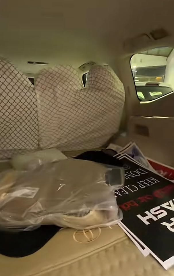 السلام عليكم لاندكروز Vx موديل 24بريم سياره جديده ماشيه 6000 فقط مغلفه جديده جدا رقم بغداد صيانه بشركه ساز ***********
