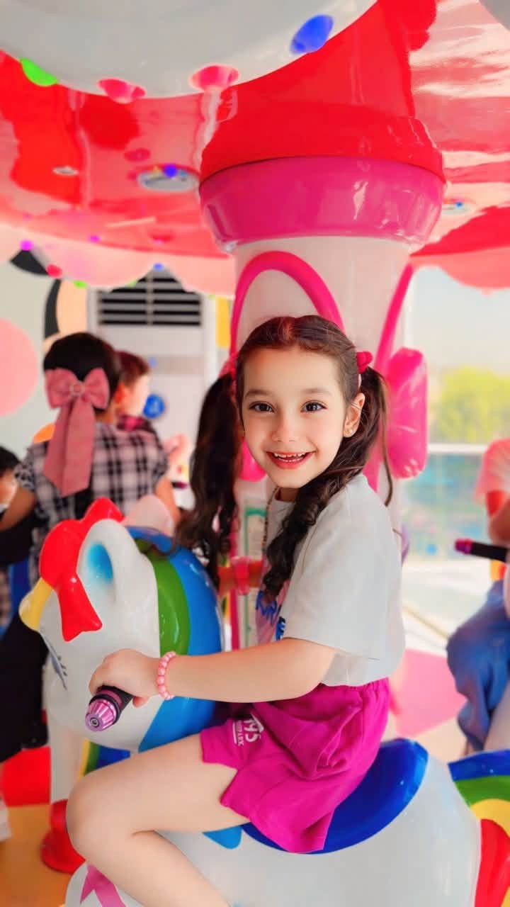 اليوم كانت سفرة جميلة وممتعة مع أطفال روضة بشائر الخير الأهلية 💐￼ لعبوا الأطفال وضحكوا ￼ وكانت الابتسامة ما فارقت وجوههم الحلوة ￼شكراً لكل الأهالي على ثقتكم الغالية ودعمكم الدائم وإن شاء الله هذا الفرح يدوم وكل يوم نشوف الضحكة بوجوه أولادكم الله يحفظهم 🩵￼ 

حضانة بشائر الخير الأهلية 
‏العنوان بغداد الحرية الأولى شارع المختار قرب مدرسة حليمة الاستفسار ***********￼￼￼
