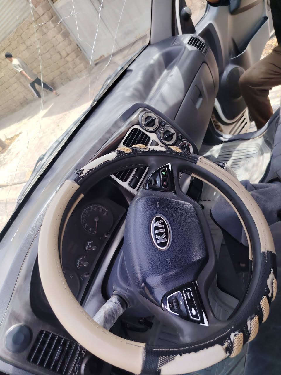 السلام عليكم
فحل  موديل٢٠١٦  رقم بغداد مانقصها شي مال جناي تبريد تدفئة محرك كير اكسل شاصي كله شرط سنويه لل٢٧
 مكان تكريت
 سعر ١٢٧ $
 ***********
***********
