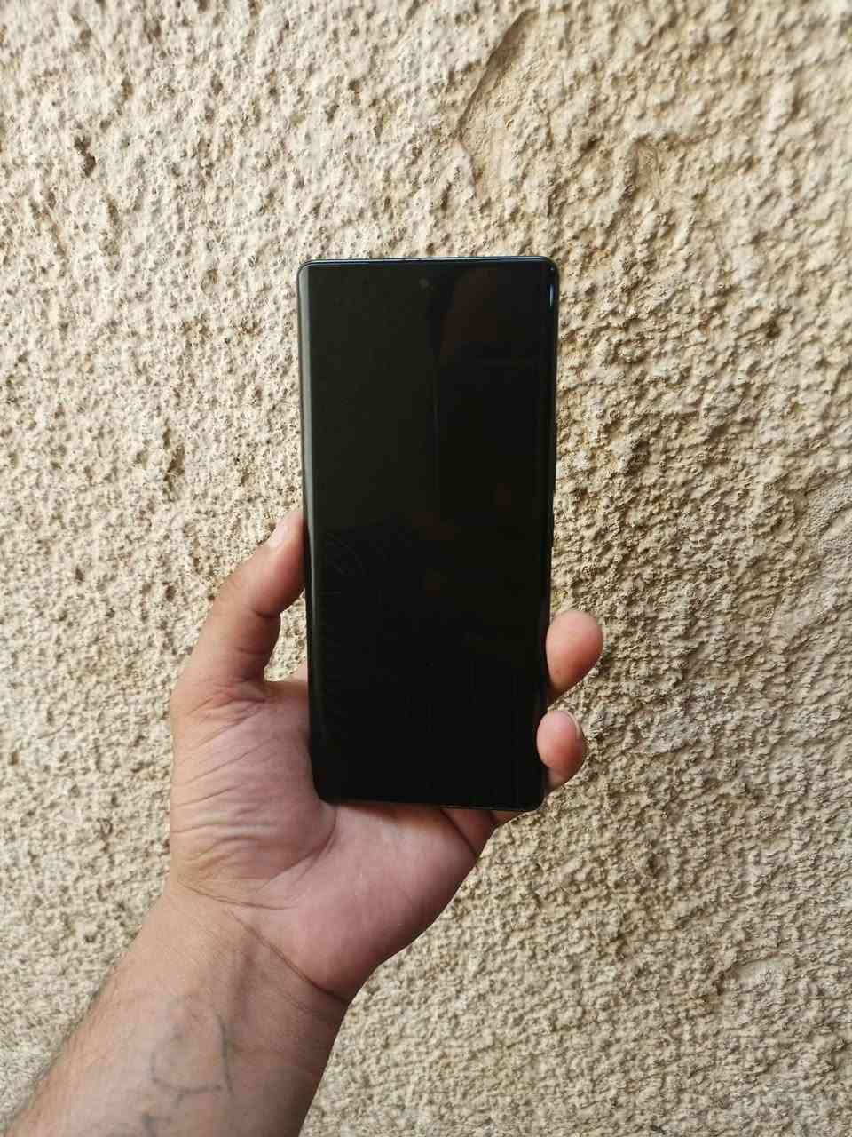 إنفينيكس نوت 40 برو 5G
الشاشة: AMOLED بحجم 6.78 بوصة، بدقة FHD+، وتدعم معدل تحديث 120 هرتز.المعالج: ميدياتك Dimensity 7020 بتكنولوجيا 6 نانومتر.الذاكرة والتخزين: مساحة تخزين داخلية 256 جيجابايت مع ذاكرة عشوائية (RAM) تصل إلى 12 جيجابايت.الكاميرا الخلفية: رئيسية بدقة عالية مع دعم مثبت بصري (OIS).الكاميرا الأمامية: بدقة 32 مجابكسل.البطارية والشحن: بطارية بسعة ممتازة تدعم الشحن السريع وتقنية الشحن اللاسلكي من انفنكس جهاز كلش نضيف غراضة كاملة سعر ٣٠٠ قفل الآن هذا G5 مو لعادي تواصل واتساب أو الاتصال ***********
