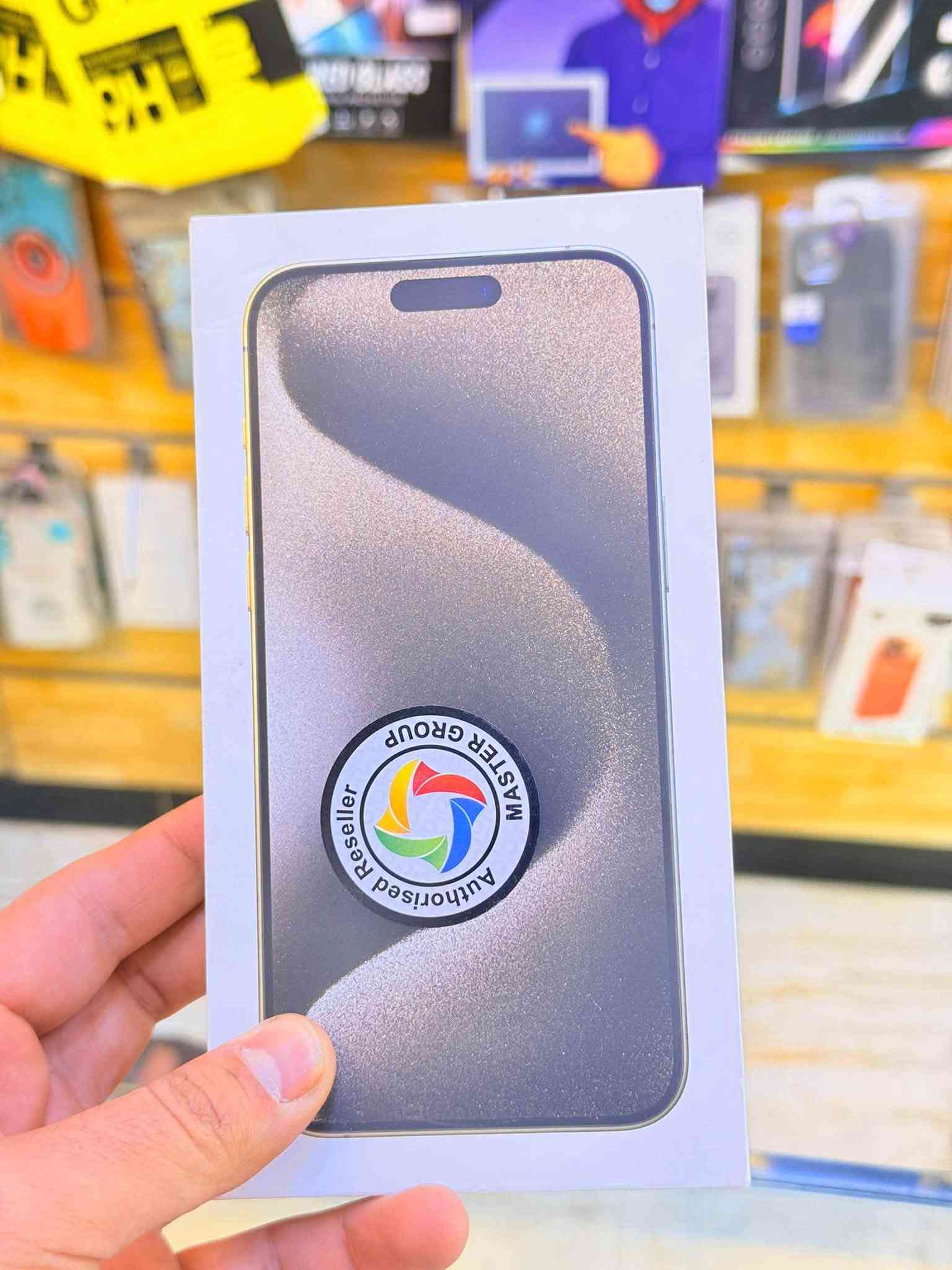 ايفون ١٥ برو ماكس • ٢٥٦ غ.ب. • بطارية ٩٤٪