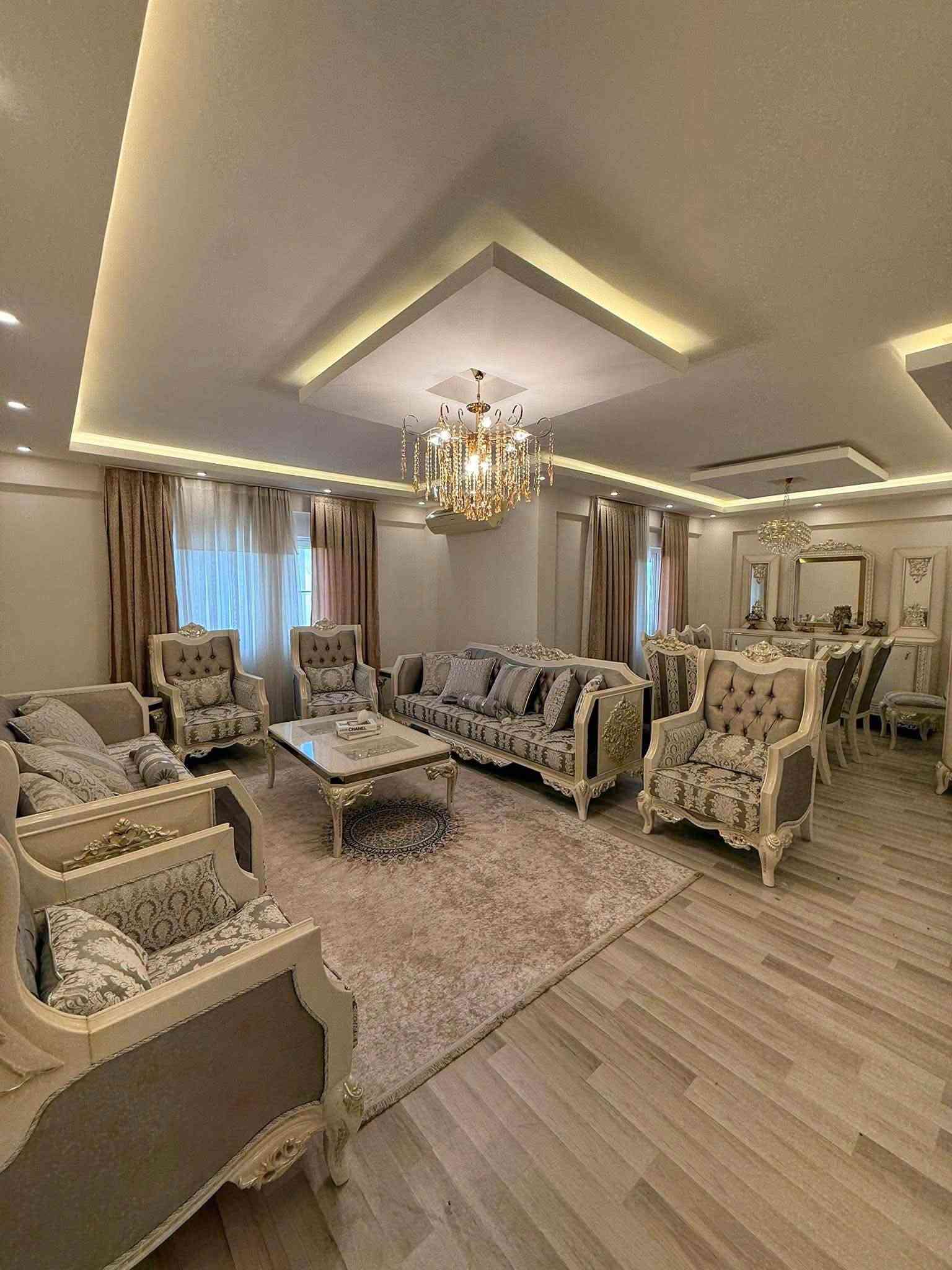 افروستي • ٢٦٠م • ٤+١