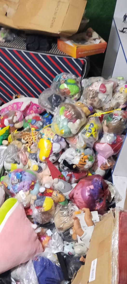 شوفلي هاي الدبب عدد كبير جدا لاصحاب المشاريع عرض يموت سعر القطعه 500دينار فقط لحك بسرعه كميه حلوه 
متوفر توصيل 
***********
