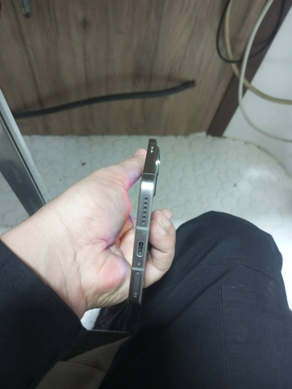 السلام عليكم..
انفنكس نوت 50 برو 
ذاكرة 256/18
تيتانيوم 
نظافة جدا حلوة 
بي ضربه بحافة الشاشة و هذه سواد موضح يم كامرة سيلفي
شغال وكلشي مامئثر لا مفتوح ولا مصلح 
بدون ملحقات
150 ألف قفل 
بغداد البياع /***********
