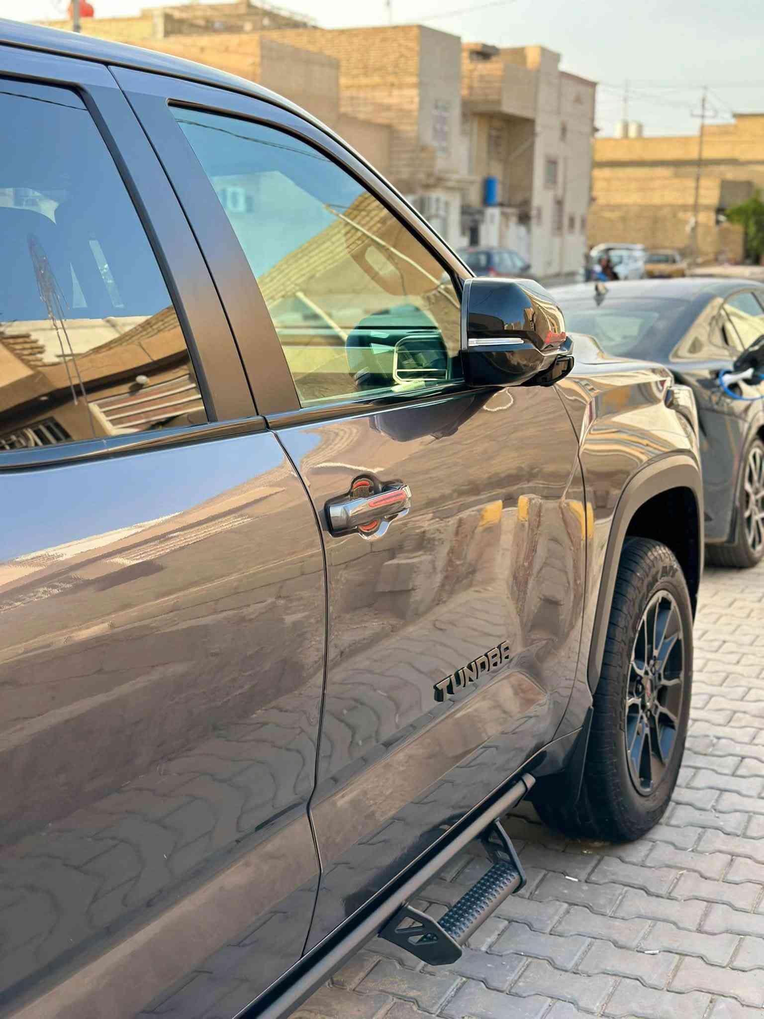 • نوع السيارة: تويوتا تندرا ليميتد
• الموديل: TRD  2024
• نظام الدفع: رباعي 4x4
• ماشيه  19 الف km
•بمحرك 6 سلندر سعة 3.4 لتر، تون تيربو يولد قوة تصل إلى 389 حصاناً.

💎ــسعر✅:: الــرد تلقائــي📮

مواصفات فول
كاميرات 360
كشنات تدفئة وتبريد
•ضرر
باب خلفي تعديل بارد
جملوغ امامي ربع بارد
البنيد مبدل اصلي وكاله ومصبوغ 
ايرباك سليم
رقم كربلاء

•ملاحضه
كلشي شارحلك بل منشور

رقم التواصل 📞***********
***********
