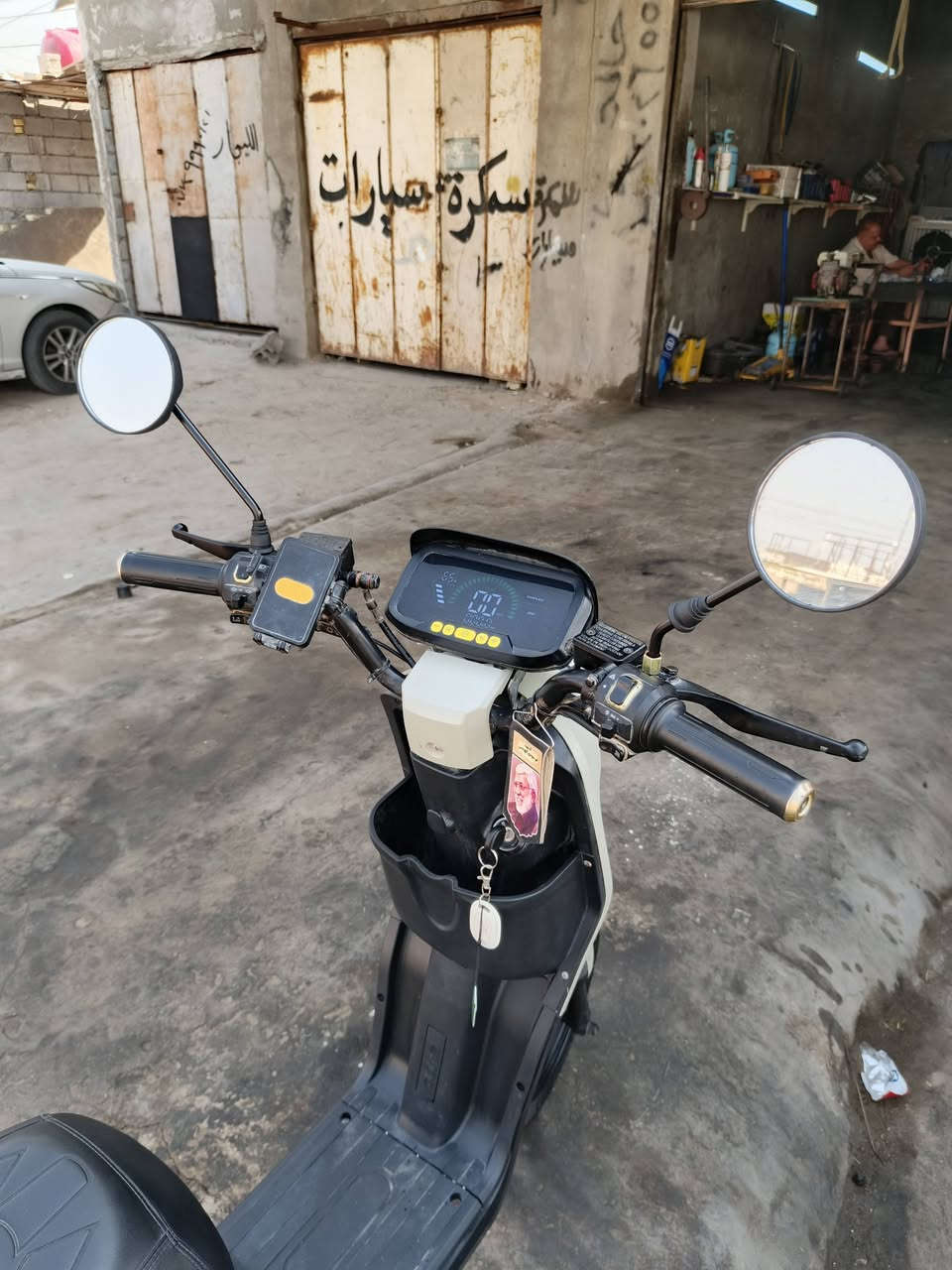 دراجة شحن R9 للبيع نضافتهة 90٪ جديدة الدراجه قليل ماشية  البطاريات جديدة سعر الدراجة ٤٢٥  بيها مجال قليل اي استفسار على الواتساب ***********
