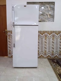 ثلاجة حجم كبير للبيع العنوان أبو غريب خرنابات رقم 07803453870. 0750091...