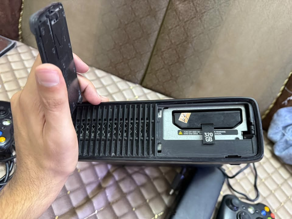 اكس بوكس 360 كامل ويا 3يدات سعره 85  

بغداد البلديات الرقم***********
