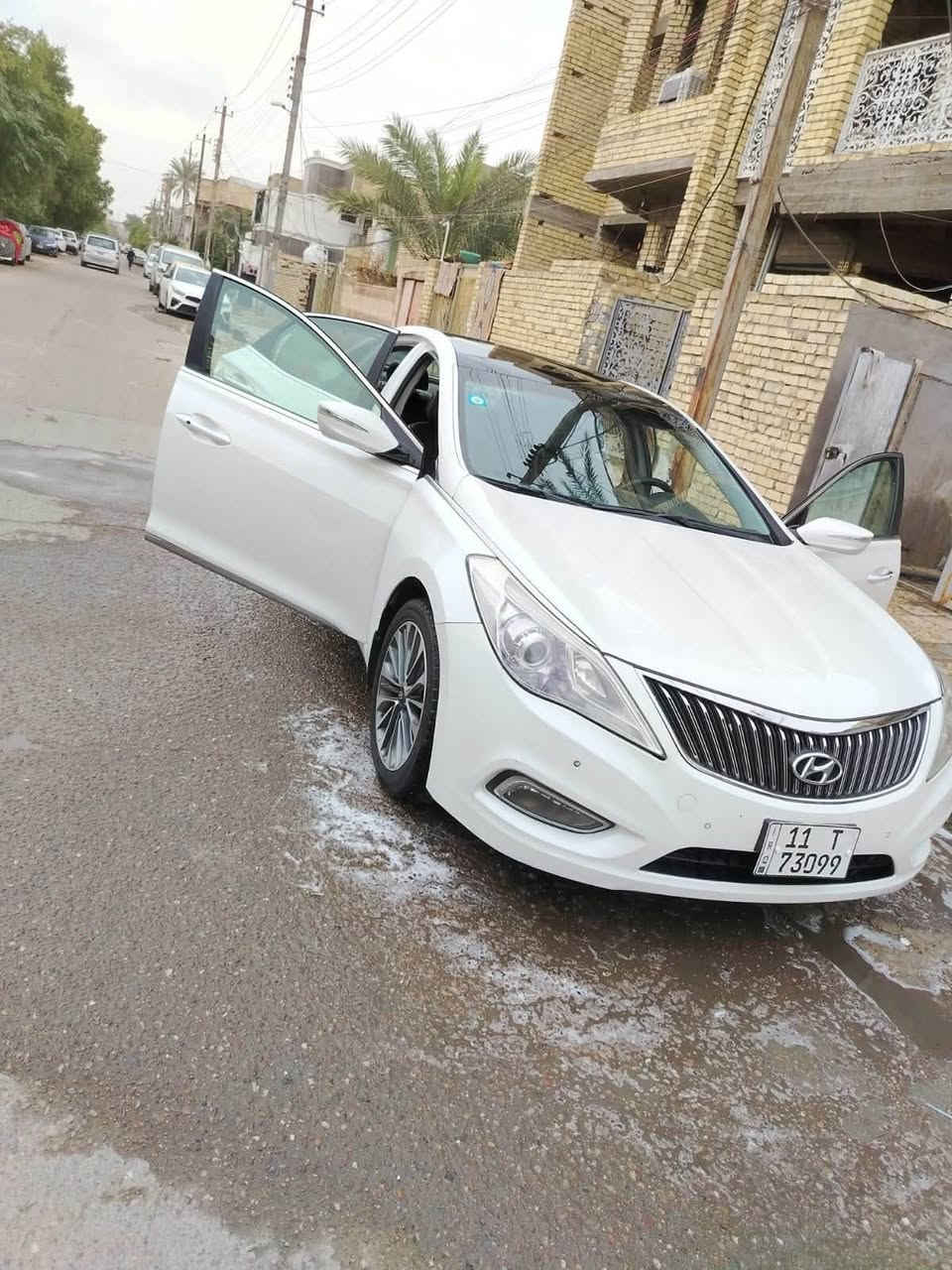 سلام عليكم ورحمة الله وبركاته هونداي ازيرا رقم بغداد ٢٠١٤محرك ٣٣٠٠مامفتوح سياره فقط جاملغ خلفي ماشيه ١٨٩مكان سياره بغداد ***********مامتواجد ع نت سياره فول مواصفات السعر ١٢٠

