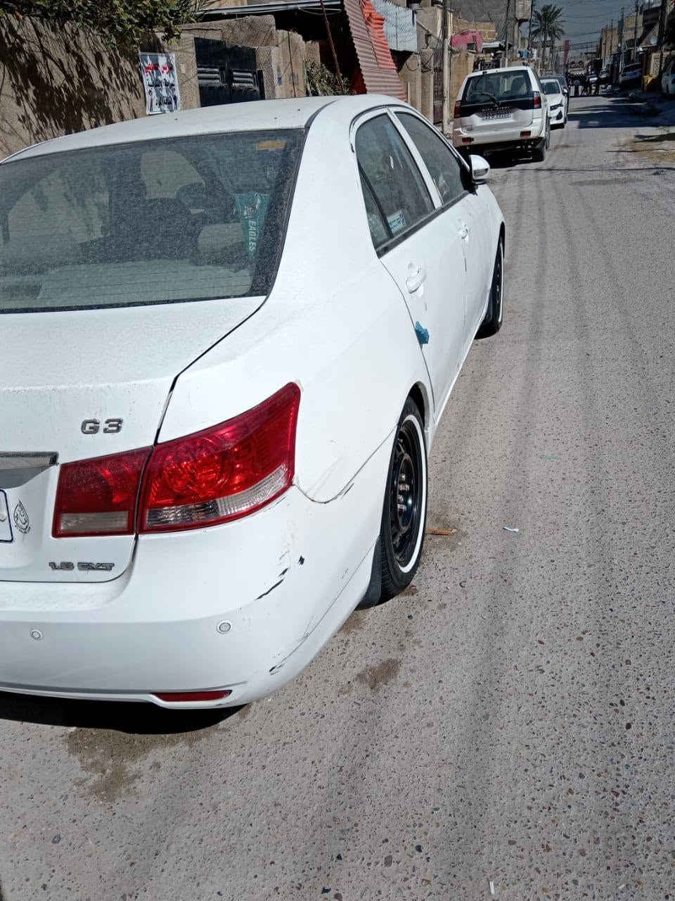 بالسلام عليكم بي وايدي g3 للبيع 2013  بيه اهلالات الخلفيه مصلحات بدون ضربه مكينه وكبر مالته ابلاديات تجي وشوف لسياره كبالك السعر 45 بيه مجال
 ***********
