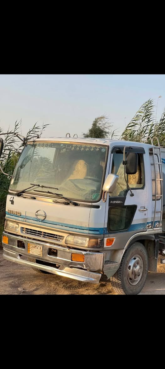 هينو لبيع رقم 📱 بصره الحموله 8طن  السعر 145 وبيه مجال المكينه 70 عادي ***********
