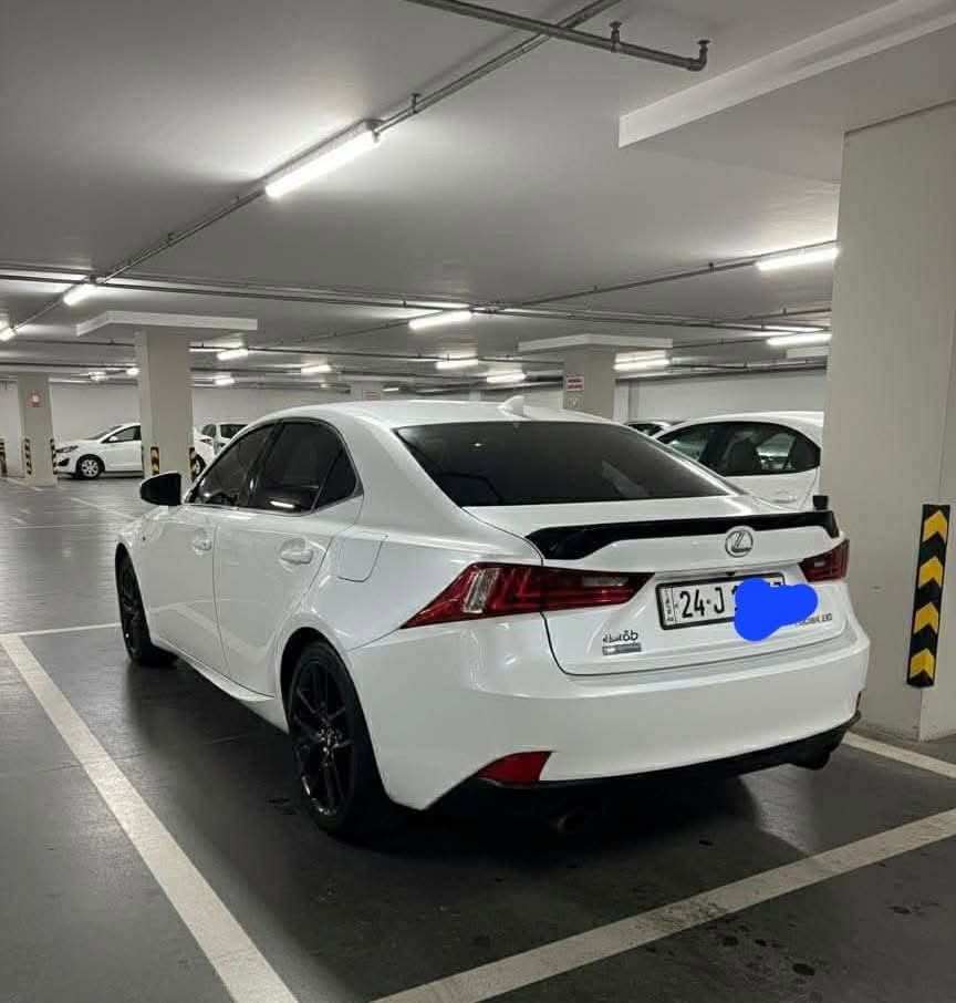 لكزس 2015  IS 250  V6  فول مواصفات السيارة كلين  بدون صبغ و بارد ماشية 127  و الأستفسار ***********
