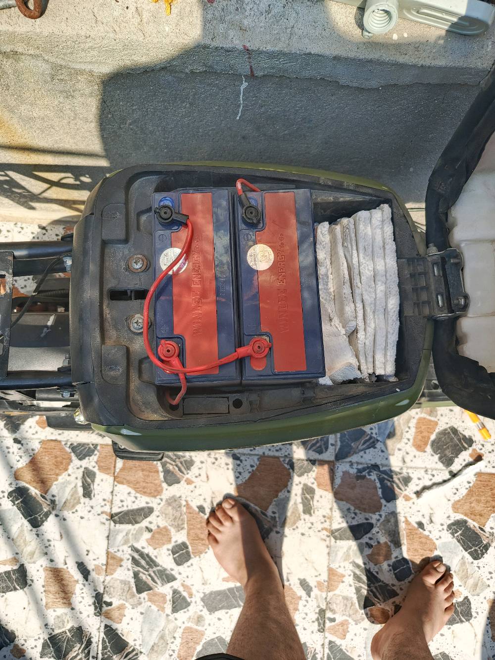 دراجه ار ٩ ولي بطاريات جديد لون زيتوني طافي كامله غراض بلاد مديل٢٠٢٤ وسعر٤٠٠بيه مجال بصيط