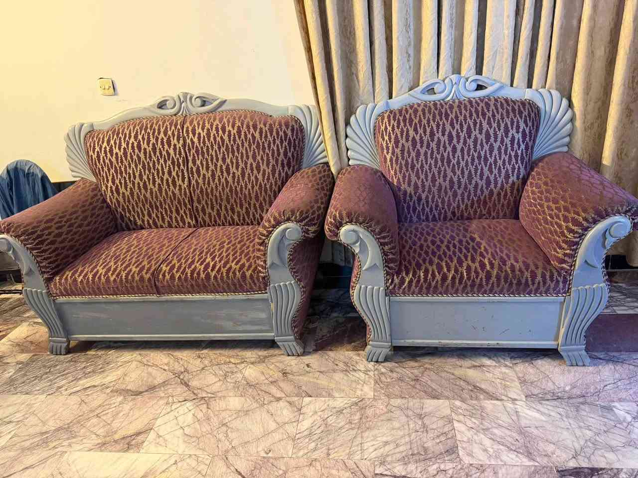 للبيع
تخم 6 مقاعد خشب قوي 
نجاره عراقيه ممتازه توصى 
يحتاج فقط  اعاده صبغ بسيطه 
السعر / ١٥٠ الف وبيه مجال 
الرقم / 0711411502

 للبيع 
تخم ديوان رصاصي اللون مع كوشات هديه 
السعر /٢٠٠ الف وبيه مجال 
الرقم / ***********

العنوان / بغداد / العامريه 

كنتور خشب عراقي باب ومجرات ومرايه 
مغلف ومرتب شكل متناسق وجميل 
 السعر / ٥٠ الف 
الرقم / ***********

العنوان / بغداد _ العامريه 

جزامه خشب سيت ويه الكنتور 
السعر / ٣٠ الف 
الرقم / *********** 
 
العنوان / بغداد / العامريه
