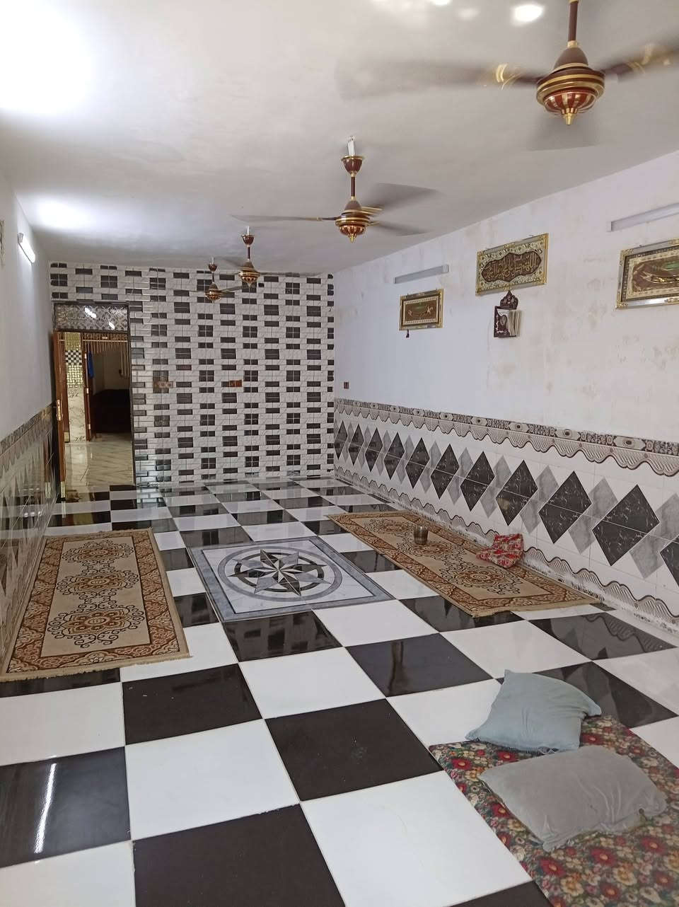 ‏بيت بالحميدية للبيع مساحة 260م واجيه 7ونص ونزال 36 مربع غرفتين واستقبال وحولي مطبخ حوش جبير عرض شارع 50م مقابل سياج حاكم زاملي بناء جديد 2025 سعره 125 وبي مجال ***********
باقي تفاصيل صور راسلني واتساب

‏بيت بالحميدية للبيع مساحة 260م واجيه 7ونص ونزال 36 مربع غرفتين واستقبال وحولي مطبخ حوش جبير عرض شارع 50م مقابل سياج حاكم زاملي بناء جديد 2025 سعره 125 وبي مجال ***********
